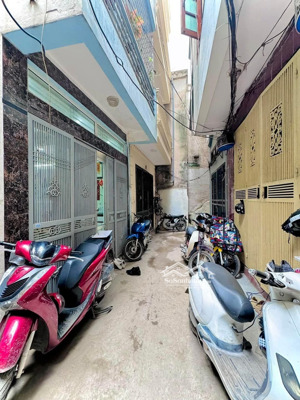 bán gấp nhà thổ quan, đống đa dân xây kcbt vô cùng kiên cố 42m2x3 tầng ngõ nông gần phố chỉ 6.65 tỷ