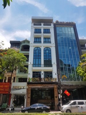 cho thuê tòa nhà building số 199a tôn đức thắng dt 150m x 8 tầng 2 hầm thông sàn , thang máy