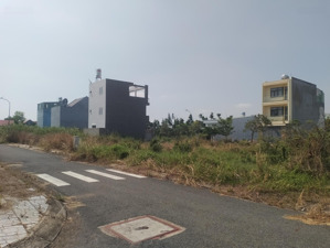bán đất bình mỹ center diện tích 82m2 sổ riêng đường nhựa 11m giá 1.65 tỷ dân cư đông xây tự do