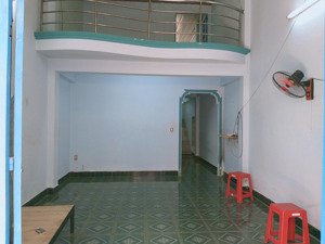 cho thuê nhà nguyên căn 60m2, ngay đường song hành, hóc môn, giá 6 tr/tháng