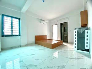 khai trương toà nhà mới tinh full đồ ban công giá siêu sốc
