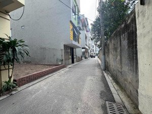 bán 58m đất tại thị trấn đông anh đường rộng ô tô tránh cạnh hồ điều hòa. phải thật nhanh mới kịp