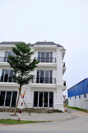 bán căn hộ 3 tầng ở khu nhà ở thương mại trường thịnh. đương f325, bắc lý, đồng hới, quảng bình