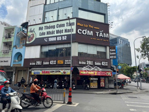 cho thuê nhà góc 2 mặt tiền - vị trí siêu đắc địa quận 1