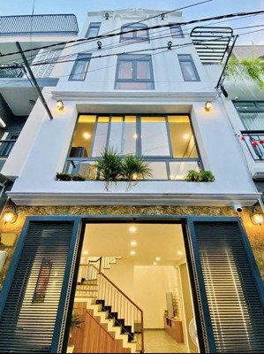 chính chủ cần bán nhà đường nguyễn văn hưởng p thảo điền quận 2 giá 4tỷ390/62,5m2 (5x12,5m) sổ sẳn