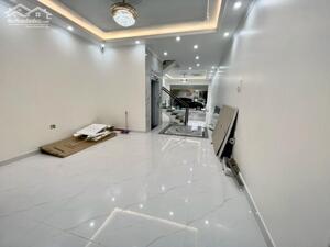  CHO THUÊ CĂN 3 TẦNG MẶT PHỐ VĂN CAO - VỊ TRÍ NGAY GẦN NGÃ 3 193