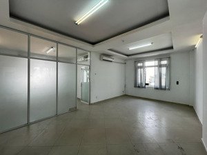 cho thuê văn phòng 2 phòng riêng 45m2 ngay mặt tiền nơ trang long, bình thạnh