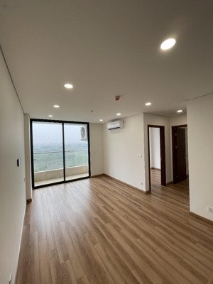 chính chủ bán căn 0611 giá 2,2tỷ o9o2248ii5 chung cư trust city văn giang