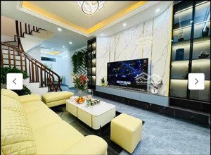 cho thuê nhà 45m*5 tầng, full đồ, ngõ ô tô thông, nông 178 thái hà, đống đa, giá 24 triệu.