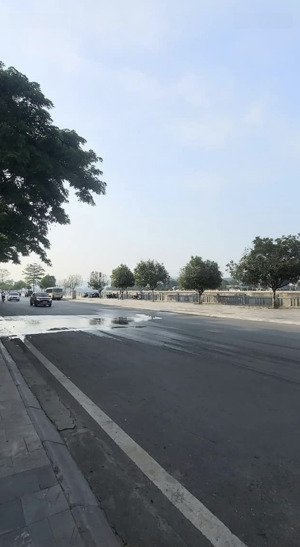 bán đất tặng nhà cấp iv an dương vương mặt tiền kinh doanh