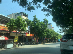 gia đình cần tiền.bá.n gấp nhà_mậu lương.#60m2 4 tầng giá 9 tỷ.ô tô đến cửa.cách phố 20m.phô lô.mặ
