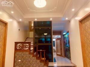Bán nhà 5 tầng có thang máy khu Vịt Cỏ Hồ Sen, ph Tân Bình, TP HD, 67.5m2, mt 4.5m, 5 ngủ