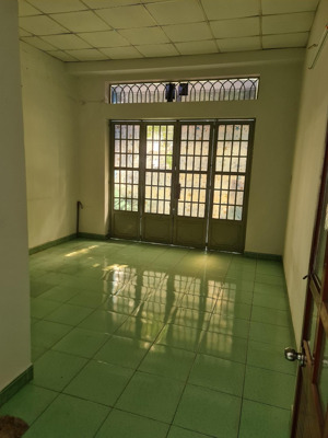 cho thuê nhà mặt tiền đường lạc long quân 4m x 20m