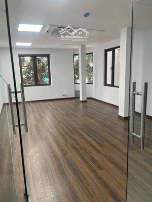 cần cho thuê nhà 6 tầng, kinh doanh mọi loại hình ngõ 612 lạc long quân tây hồ, dt 50m2