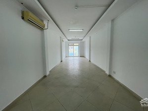 cho thuê văn phòng 60m2 trống suốt ngay mặt tiền nơ trang long bình thạnh