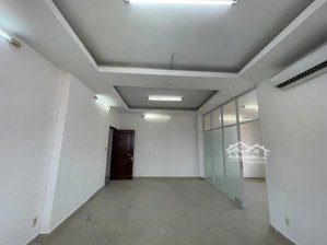 cho thuê văn phòng 45m2, đã chia sẵn 2 phòng mặt tiền đường nơ trang long, bình thạnh