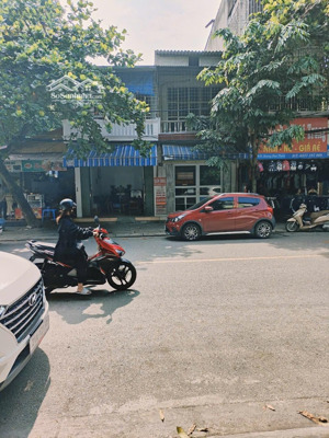 chính chủ bán nhà mặt phố trung tâm tp. yên bái 100 m², giá bán: 3,5 tỷ