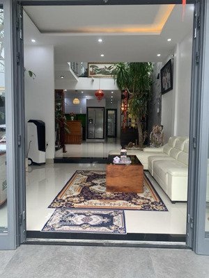 biệt thự 2tầng siêu đẹp toạ lạc tại đường phan văn định ,chủ đi nước ngoài cần bán nhanh chỉ 6t