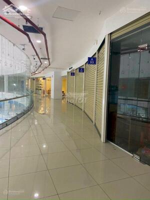 Cho thuê kiot 685 mặt tiền Âu Cơ giảm 50% kinh doanh online - kho hàng. PKD 0906 388 825.