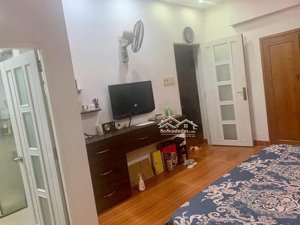 nhà 3 tầng mặt tiền đường hoàng văn thụ