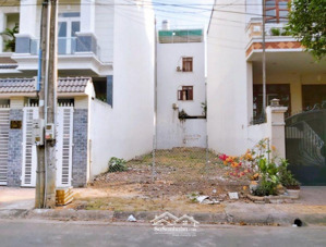 hạ giá bán nhanh mt đ. hùng vương, gần chợ bảo lâm, lâm đồng, 900tr/120m2, shr.