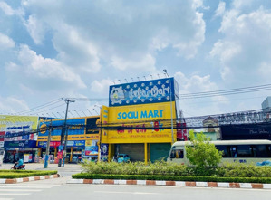 cho thuê mặt bằng ngang gần 12 mét mặt tiền vòng xoay tam hiệp