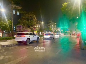 mặt phố q. lực ngô gia tự, lb, phân lô, vỉa hè rộng, dt 100 m, giá 32 tỷ 6, đầu phố, kd sầm uất