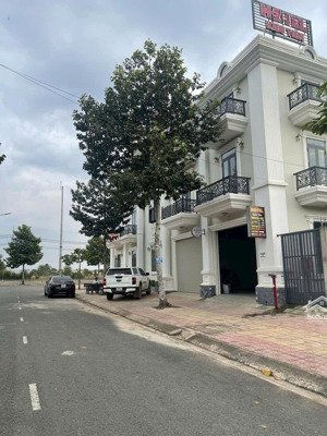 siêu phẩm 100m2 đất đô thị đường 3/2 gần ủy ban trảng bom thành phố biên hoà giá 1 tỷ9 sổ riêng