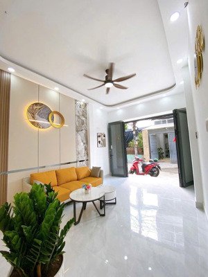 bán nhà mặt tiền kinh doanh đs3, p13, gò vấp.
vị trí siêu đẹp