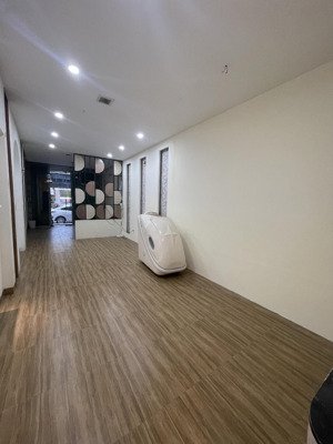 chính chủ cần bán nhà 2 tầng, mt nguyễn hoàng sổ nở hậu đẹp