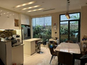 thiện chí bán căn nhà phố (88m2)- view panorama- nội thất cao cấp để ở tại hà đô q10. tấn đại