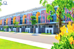 chỉ thanh toán hơn 1,1 tỷ nhận ngay nhà phố liền kề 3 tầng view công viên