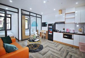 cho thuê căn 2 ngủ 1 khách ở hoàng hoa thám, ba đình. full nội thất như hình, mới xây