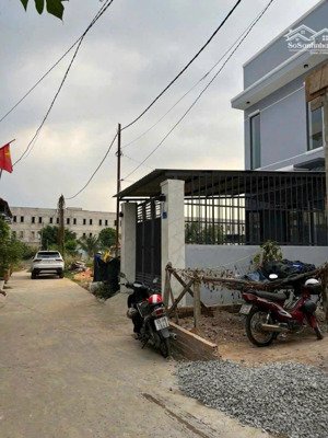 cần bán nhà 1 trệt 1 lầu, 82,7m2/2.3 tỷ, 2pn 2wc, hưng định, thuận an, gần trạm y tế hưng định/shr