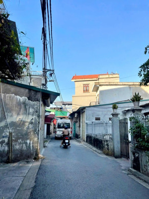 bán đất sẵn nhà cấp 4 ở tốt, đường thông ô tô chạy vù vù, kinh doanh, dt 34m, giá nhỉnh 3 tỷ