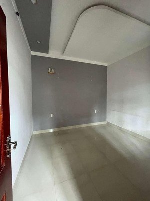 hot hot cho thuê nhà mặt tiền vành đai 240m2 giá cực mềm chỉ 6 triệu/tháng!!