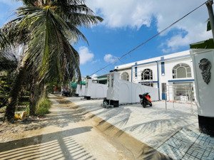 siêu rẻ - nhà mới xây thân cửu nghĩa, châu thành, tg. dt: 5x35m. 3pn hướng đb. giá 1,38 tỷ tl