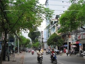cho thuê nhà trường chinh, p14, tân bình, dt: 4x10m, gác suốt, giá: 7tr/tháng. lh: 0903080104