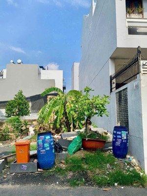 cần bán nhanh lô đất 2 xẹc đường bà triệu, thị trấn hóc môn 71m2 giá 1 tỷ 650, sổ sẵn