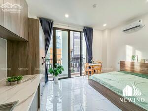 Trống sẵn căn hộ studio ban công thoáng mát ngay trung tâm quận 4