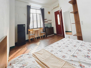 phòng trọ cửa sổ lớn hoàng sa, q1 đầy đủ nội thất gần thảo cầm viên điện biên phủ