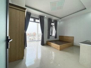 studio ban công trên đường lê văn khương