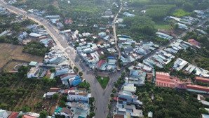 đất ngay trung tâm hắc dịch, gần vòng xoay, trường học 13x50m, nở hậu 13.9m