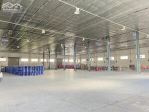  CHO THUÊ KHO/XƯỞNG 1200M² – VỊ TRÍ VÀNG NGAY QUỐC LỘ 1A – GIÁ CHỈ 55 TRIỆU/THÁNG! 