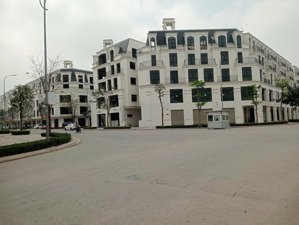 cho thuê toàn bộ tầng 4 trong khu lk hinode royal park, có thang máy, dt 90m2. giá 7 triệu/tháng