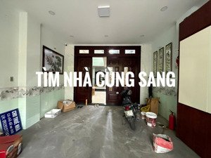 nhà full nội thất ô tô đậu trong nhà 4 pn, 4 wc, 1 phòng thờ, sân thượng. đường xe tải.