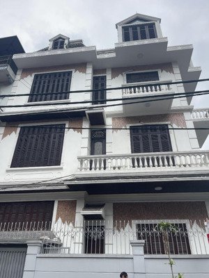 bán nhà phố phan kế bính ,toà căn hộ dịch vụ ,75m2 8 tầng , mt 9m , ngõ oto . 23,9 tỷ