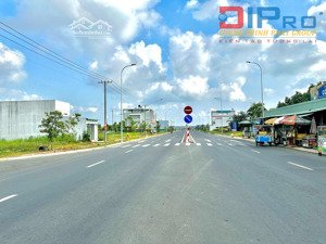 khách ngộp cần bán nhanh lô đất nằm ngay thị trấn thủ thừa long an