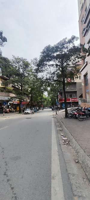 mặt phố nguyên hồng đống đa. 47m2x6t. mặt tiền 5.5m. vỉa hè - kinh doanh. giá tốt chỉ 28 tỷ