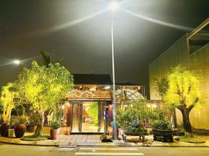 bán lô góc siêu đẹp quán cà phê gỗ cao cấp đang kinh doanh tốt, ngay shophouse nguyễn sinh sắc